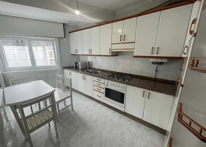 Grupo Gontad Cordobes, Ponteceso Lägenhet *