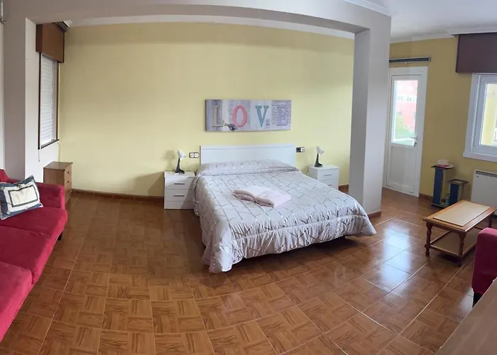 Grupo Gontad Cordobes, Ponteceso Lägenhet *